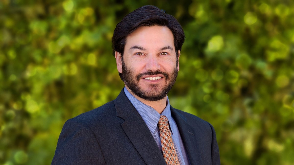 Headshot of Dean Jonathan Koppell 